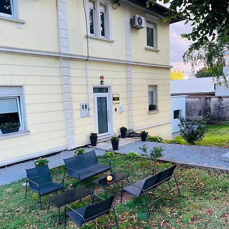 Guest house Lemonwood House