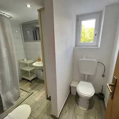 Lemonwood House Гостевой дом Постойна