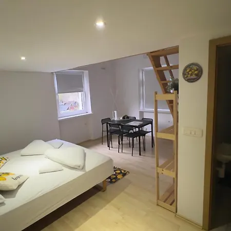 Lemonwood House 3* Postojna