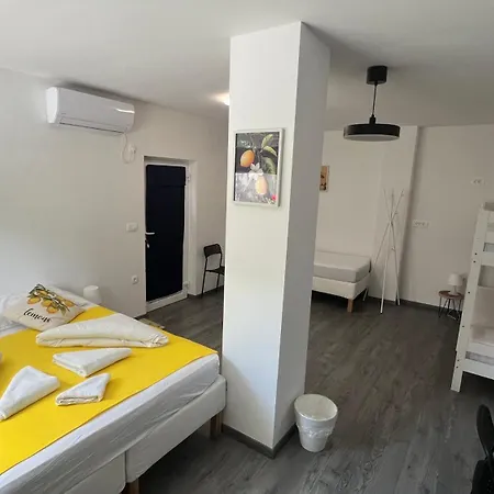 Lemonwood House Postojna