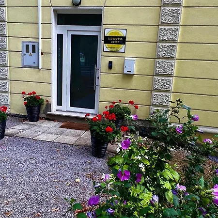 Lemonwood House Postojna