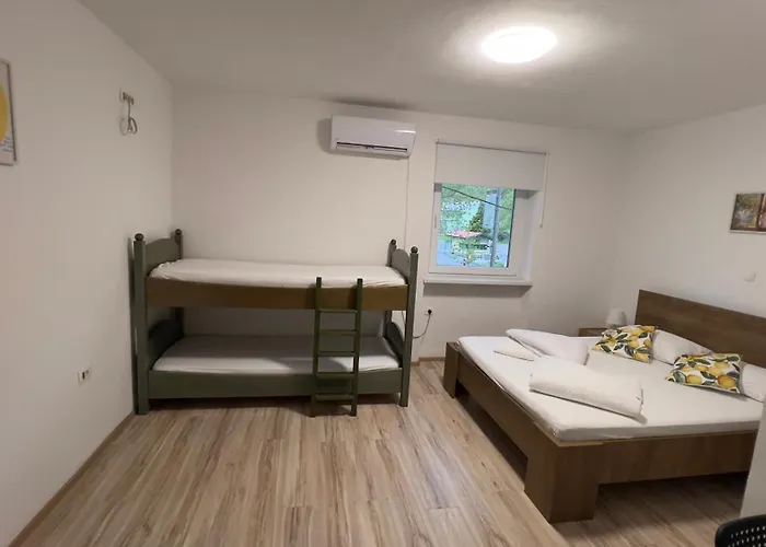 게스트하우스 Lemonwood House 포스토이나