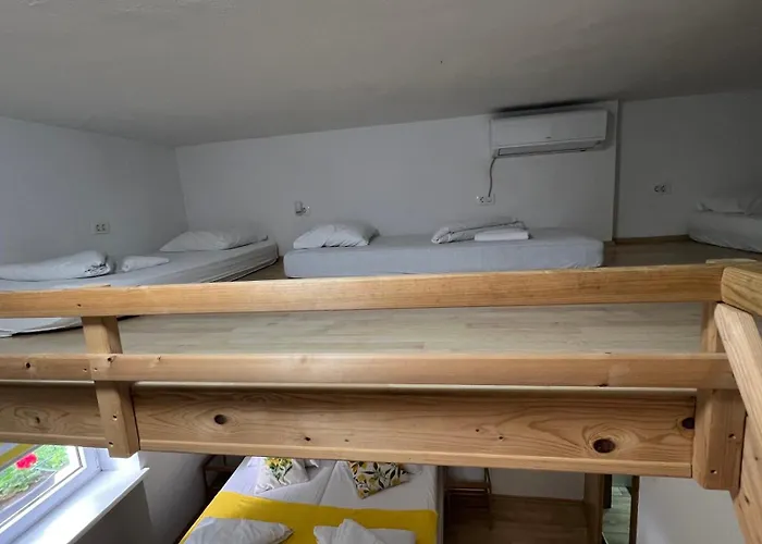 Lemonwood House ゲストハウス 3*