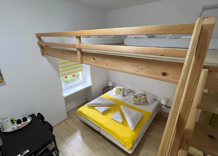 ゲストハウス Lemonwood House 3*