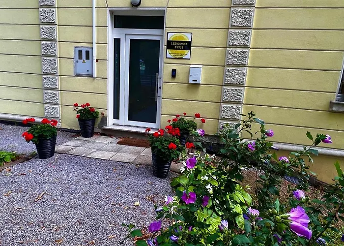 Lemonwood House ポストイナ