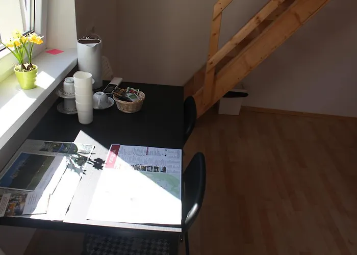 ゲストハウス Lemonwood House ポストイナ